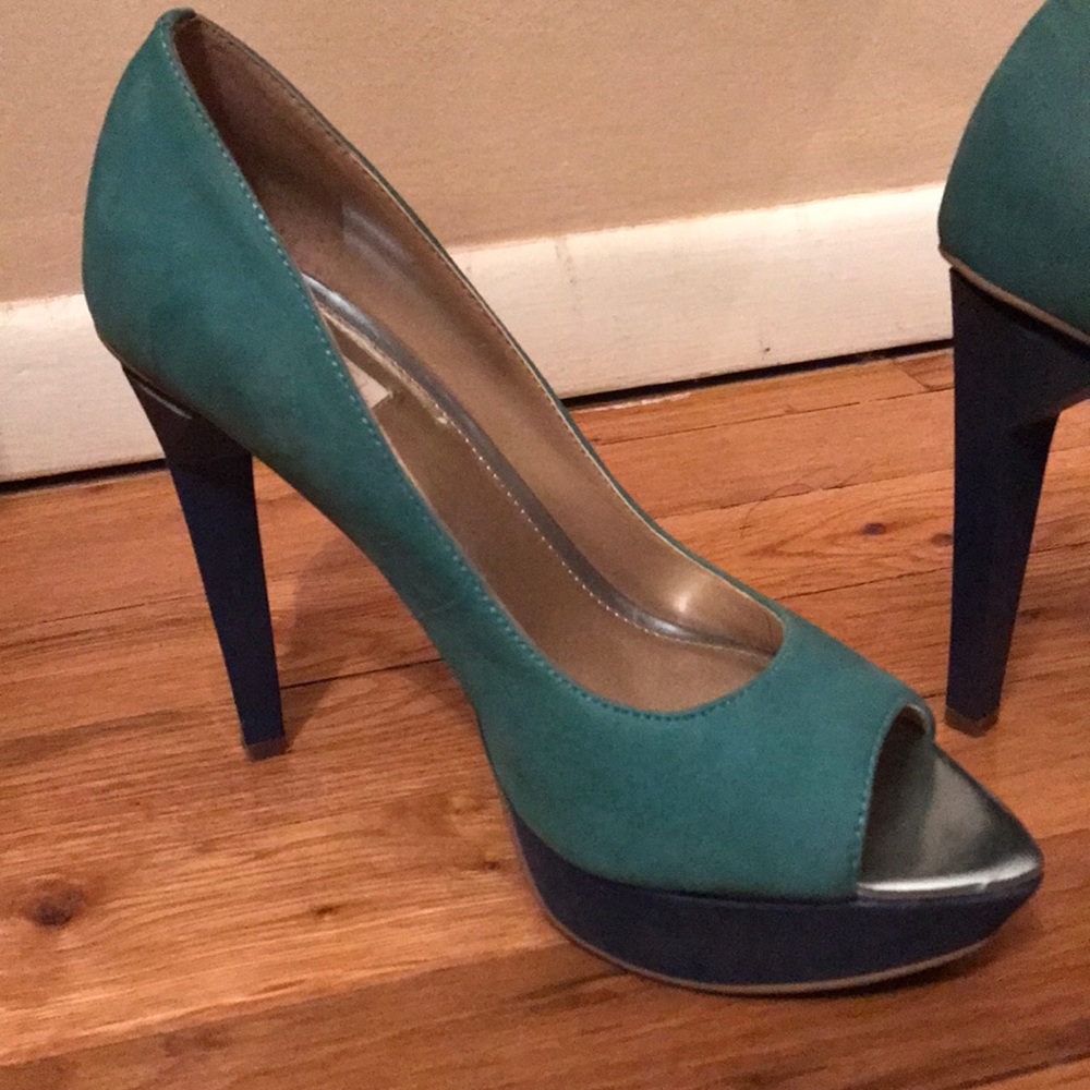 Rachel Roy color block peep toe heels